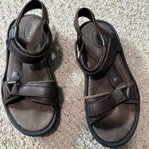 Reva women’s size 7 sandals